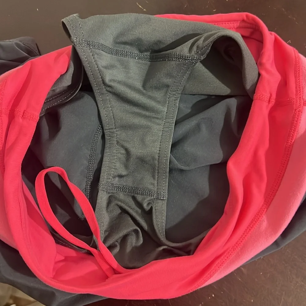 Lululemon The Groovy Run Shorts in Black & Pink Stripe, size 4 - Picture 7 of 11